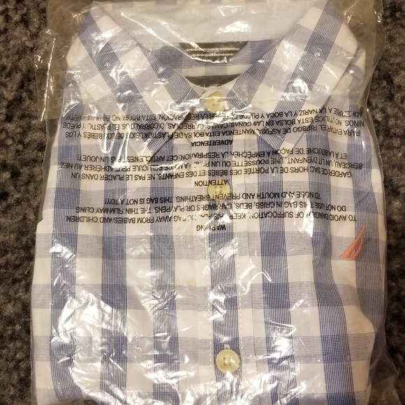 Nautica Checkered long sleeve button down - Picture 5 of 7